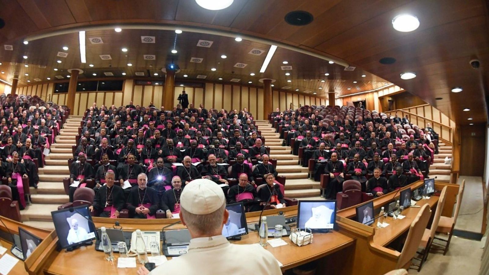 El Papa León XIV anima a los obispos a ser pastores cercanos y dialogantes