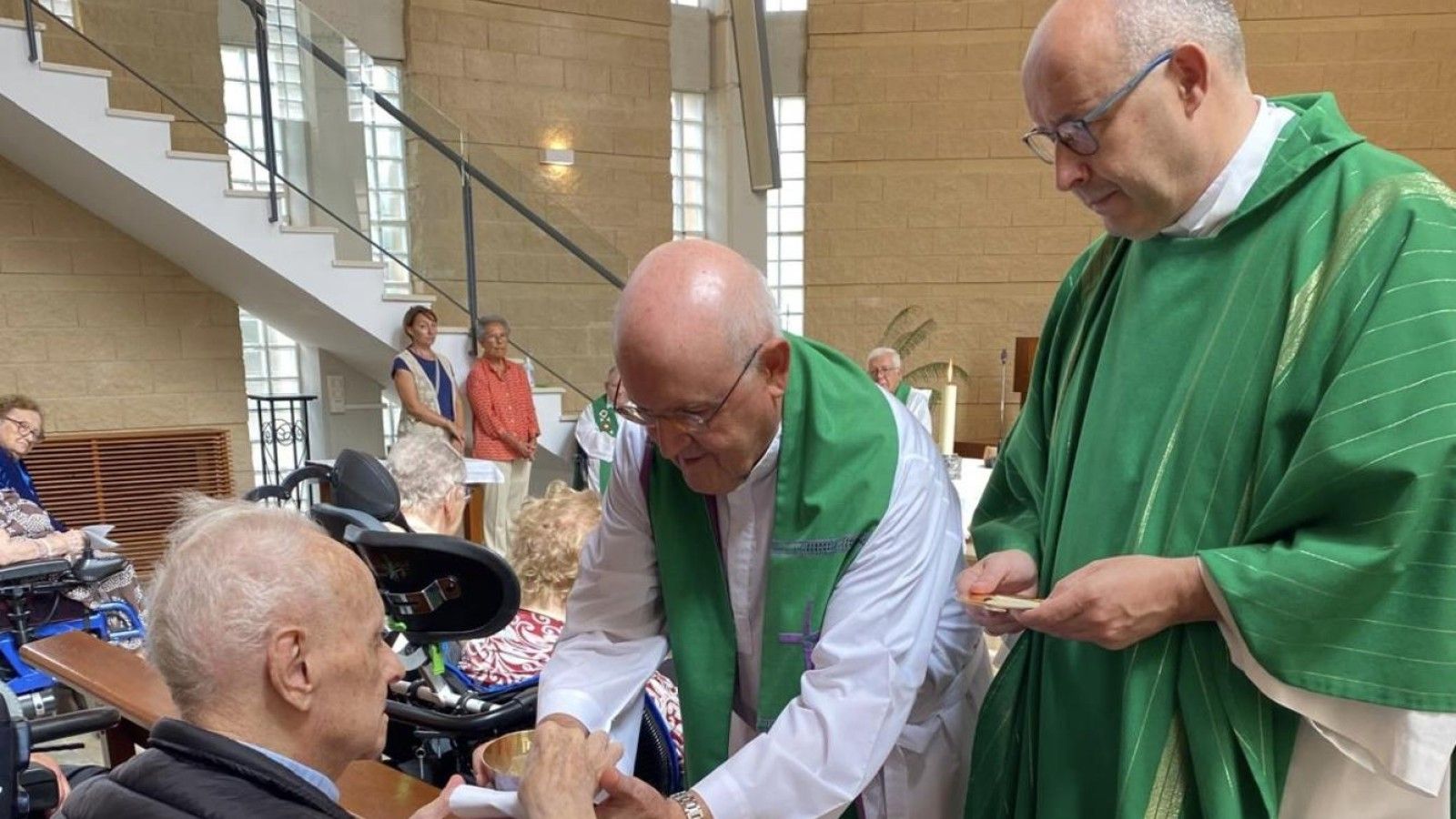 José Antonio Satué comienza su ministerio en Málaga con visitas pastorales