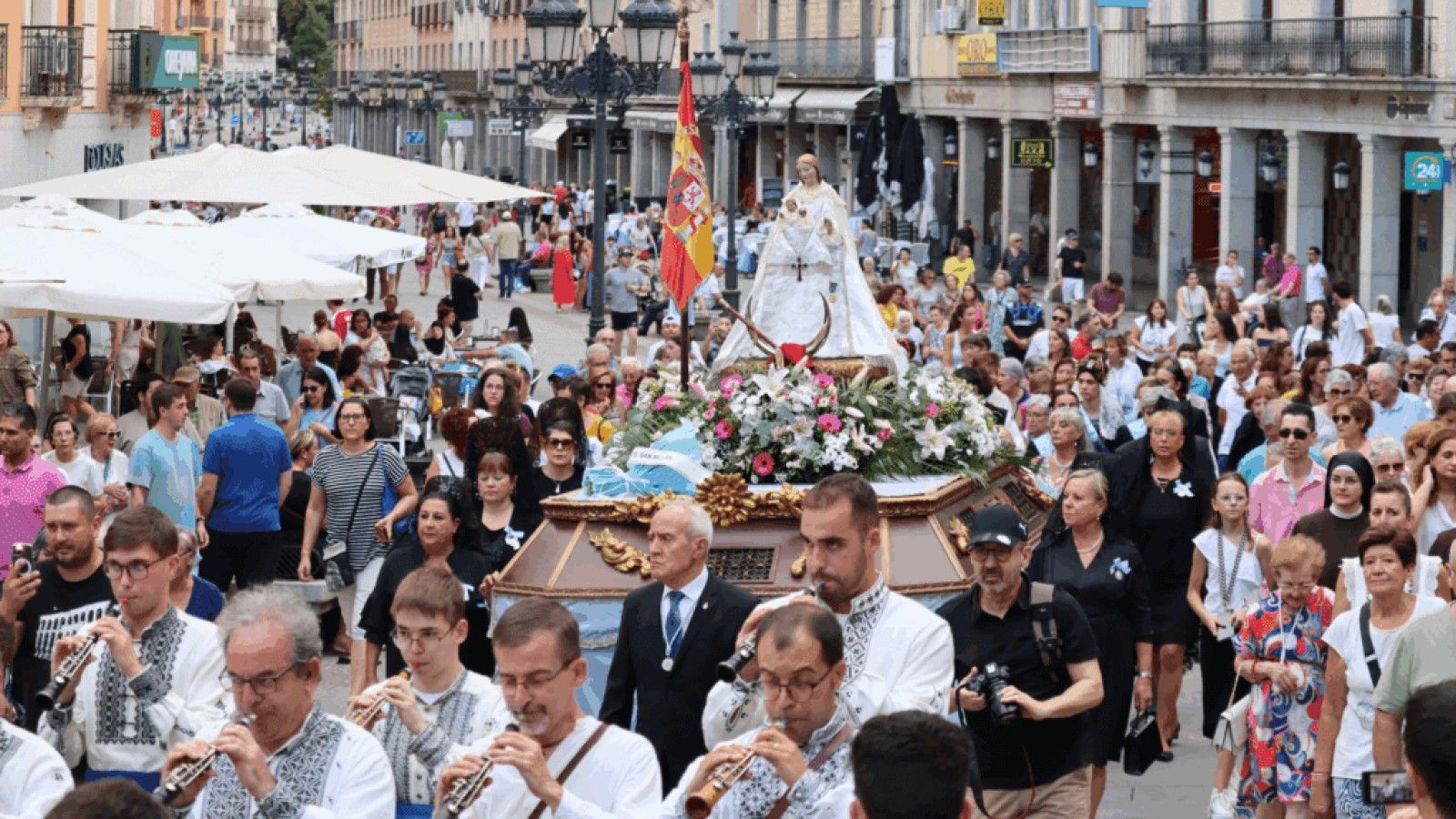 La Virgen de la Fuencisla es entronizada en la catedral de Segovia