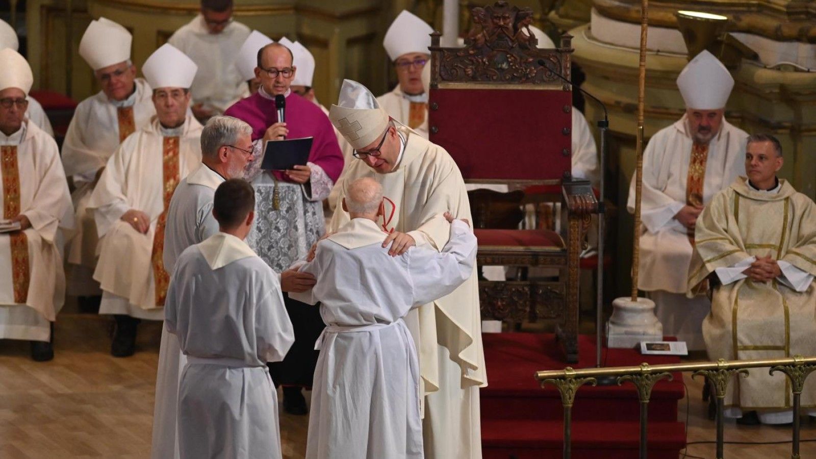 El obispo de Málaga se reunirá con los clérigos diocesanos