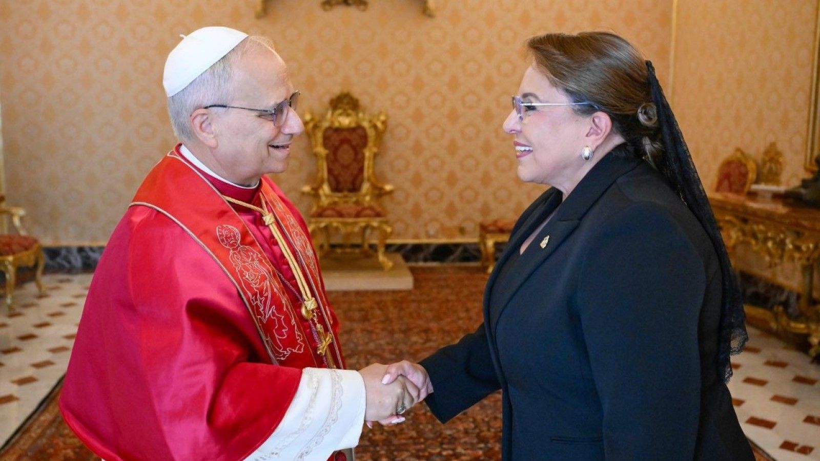 El Papa León XIV dialoga con la presidenta de Honduras sobre educación y migración
