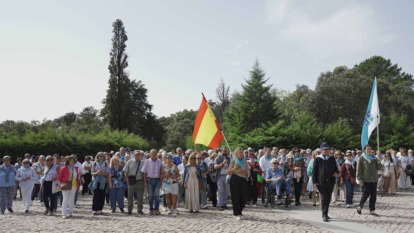 El obispo Antonio Valín encabeza peregrinación de Tui-Vigo a Fátima