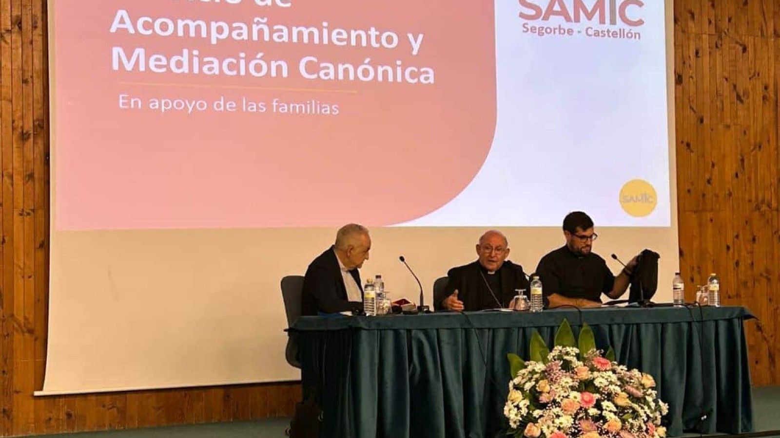 El obispo de Segorbe-Castellón presenta el nuevo servicio SAMIC
