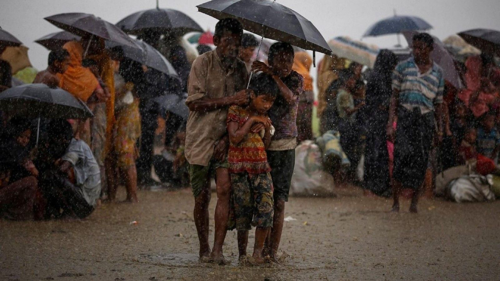 Las iglesias de Filipinas ofrecen refugio ante la tormenta Bualoi
