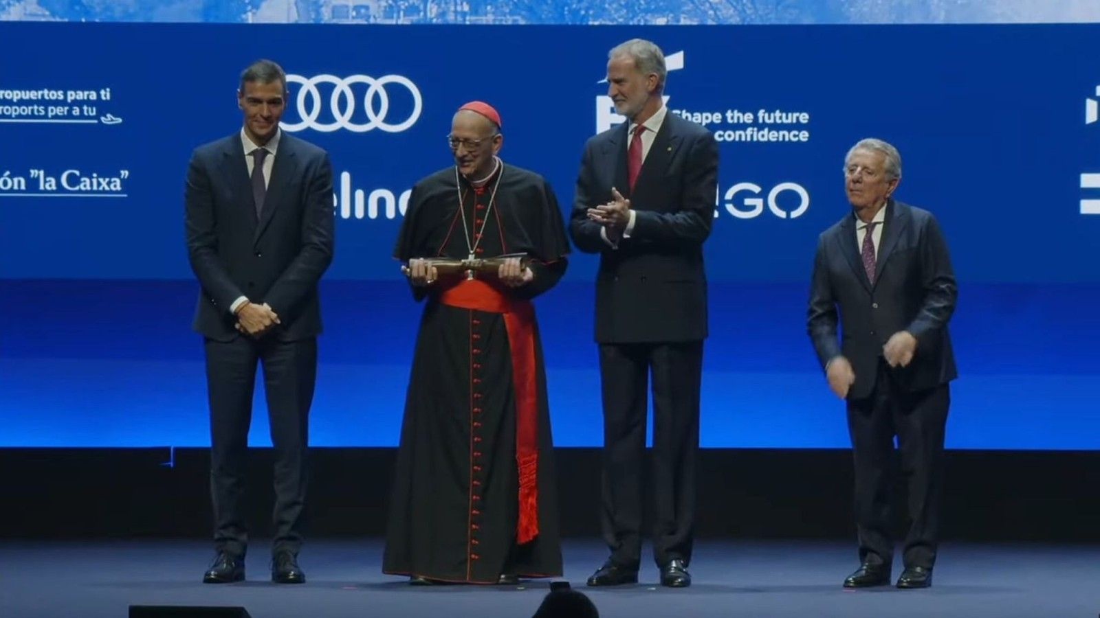 El cardenal Omella recibe el premio La Vanguardia ‘Impulso Ciudades’ 2025