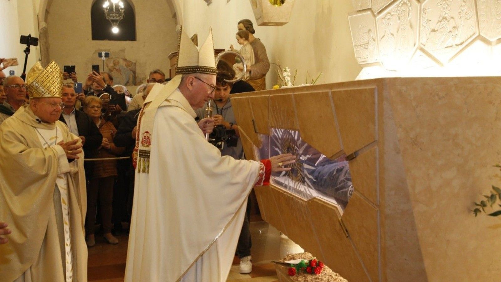 El cardenal Parolin preside la primera conmemoración litúrgica de Carlo Acutis