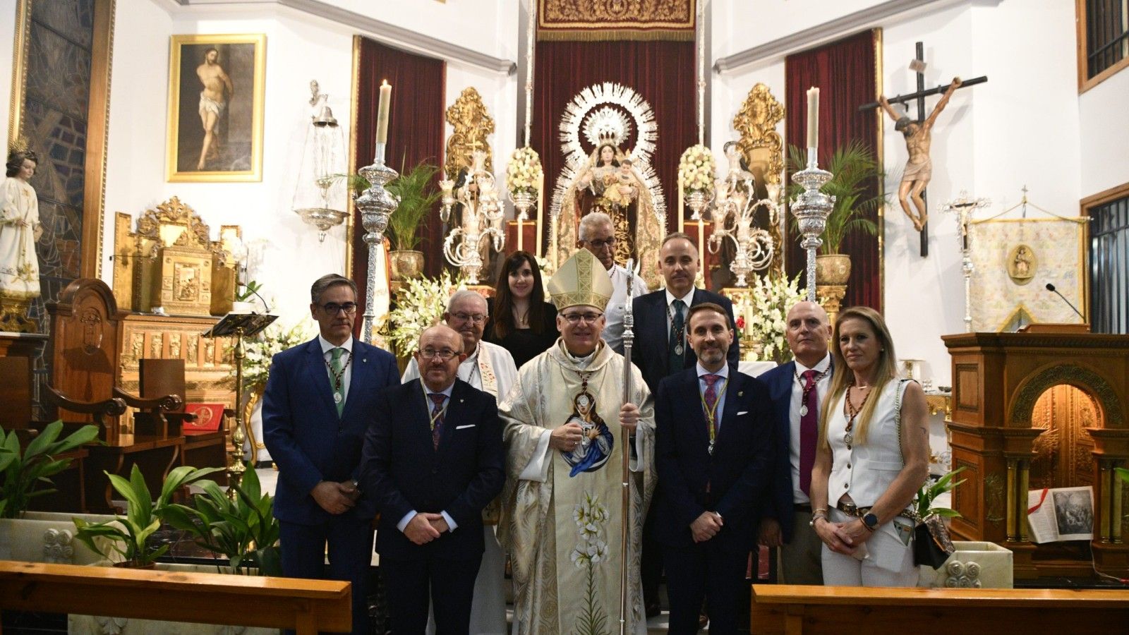 El obispo de Jaén conmemora el aniversario de la Cofradía del Rosario