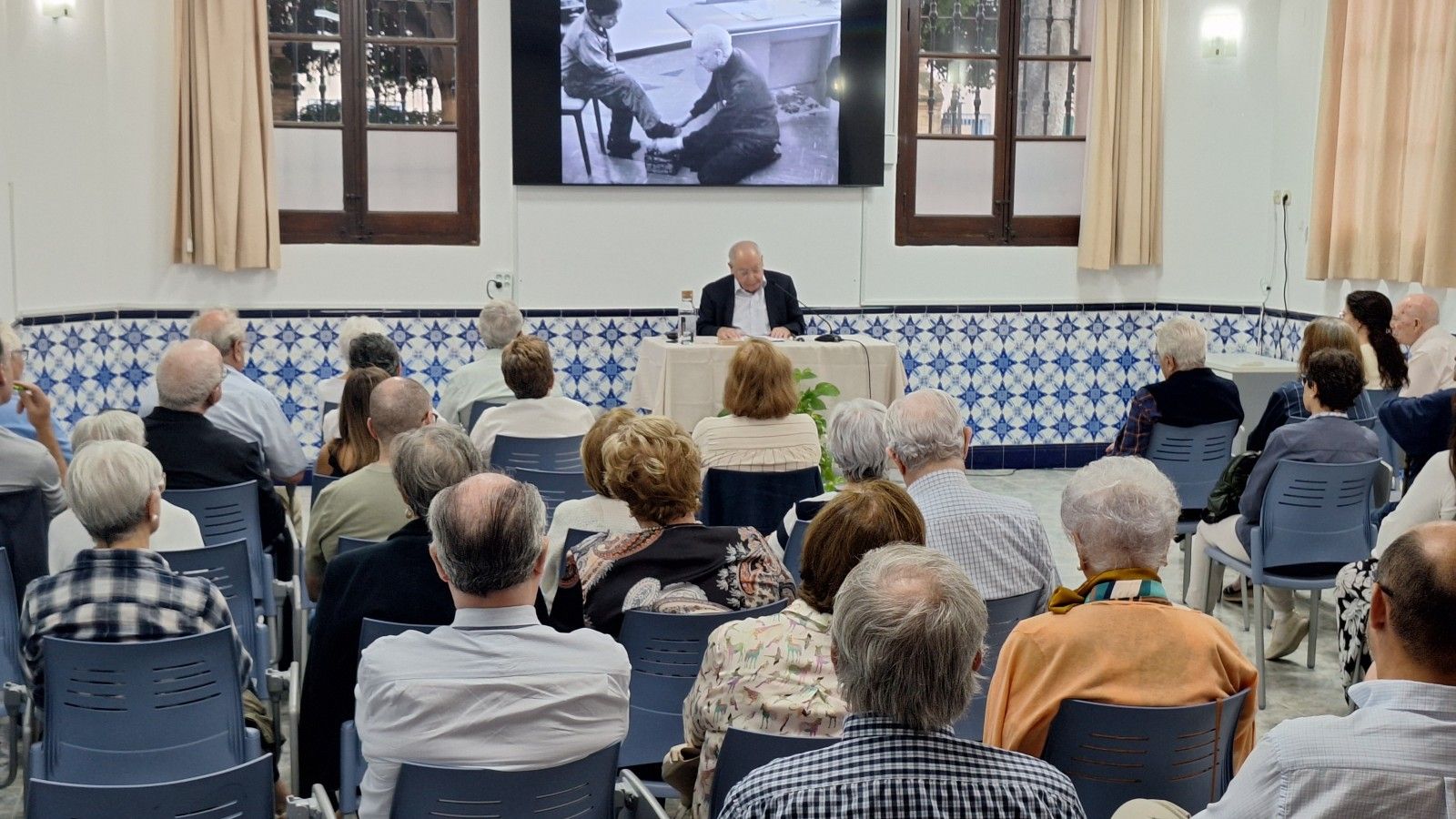 El Centro Arrupe Valencia celebra 50 años de la Congregación General 32