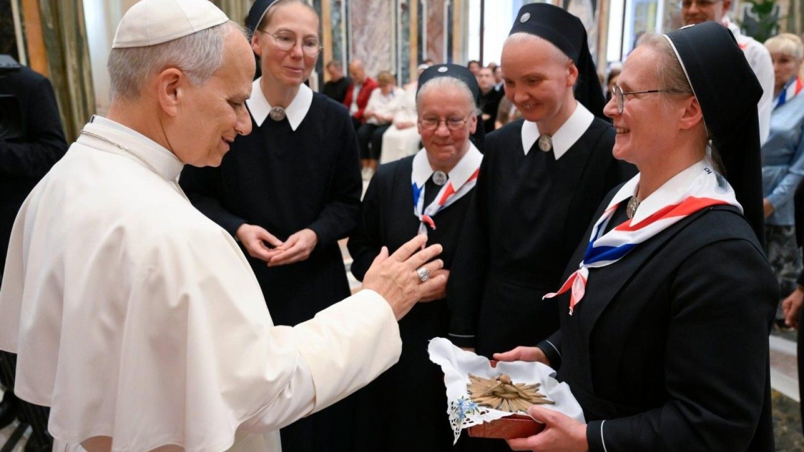 El Papa León XIV recibe a peregrinos rusos durante el Jubileo en Roma