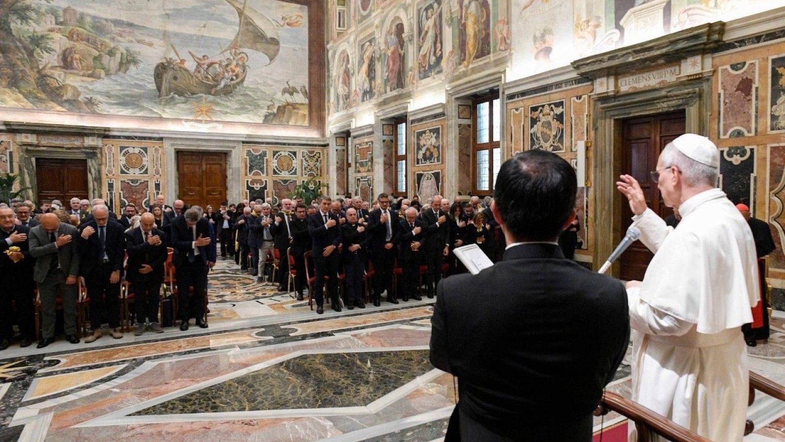 El Papa León XIV denuncia la usura como un pecado grave en una audiencia en el Vaticano