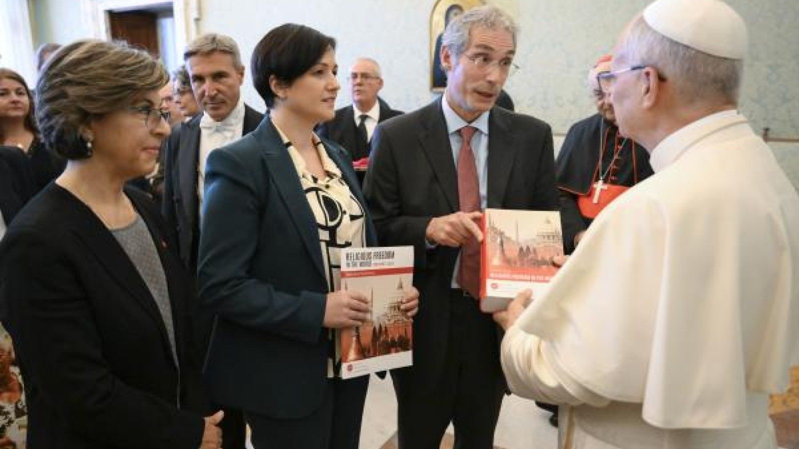 El cardenal Parolin resalta las restricciones a la libertad religiosa en 62 países