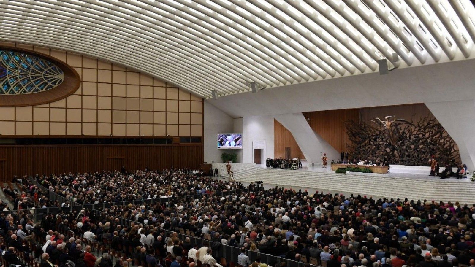 El papa León XIV dialoga con los equipos sinodales sobre la participación de las mujeres
