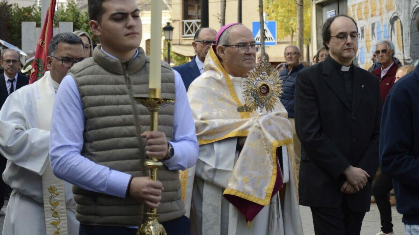 La parroquia de Santiago de la Espada recibe una reliquia de san Carlo Acutis