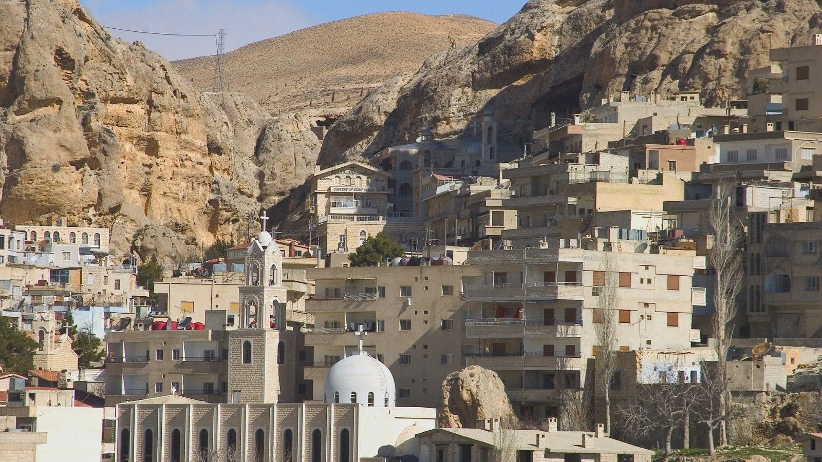 El padre Fadi Azar denuncia la persecución de los cristianos en Siria