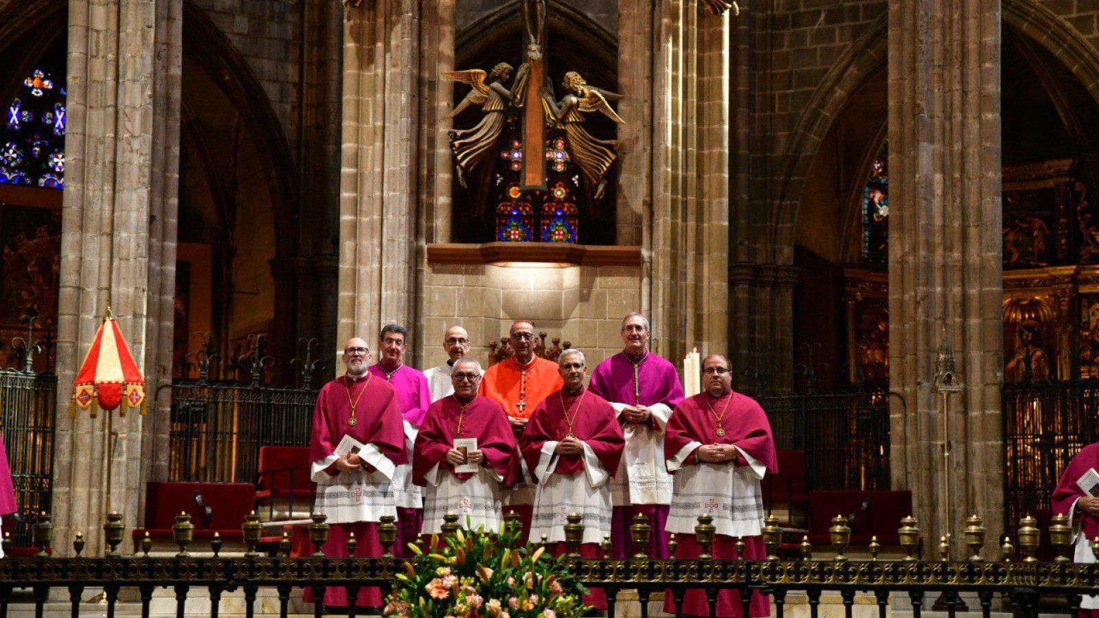 La Catedral de Barcelona celebra la toma de posesión de cuatro nuevos canónigos