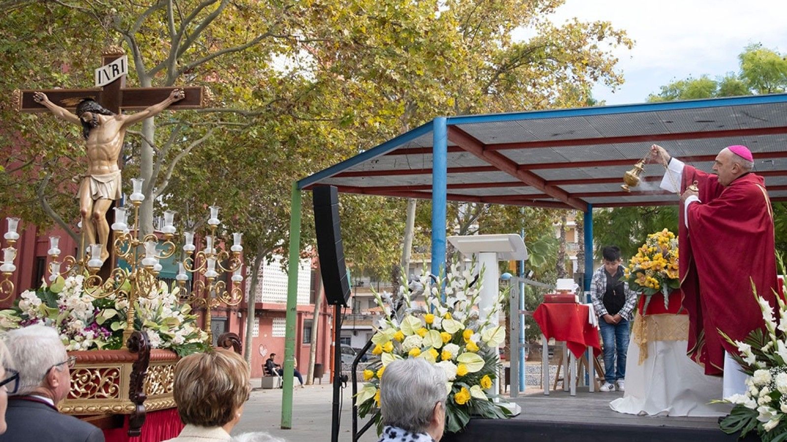 El arzobispo de Valencia preside la misa por el Cristo de los Desamparados