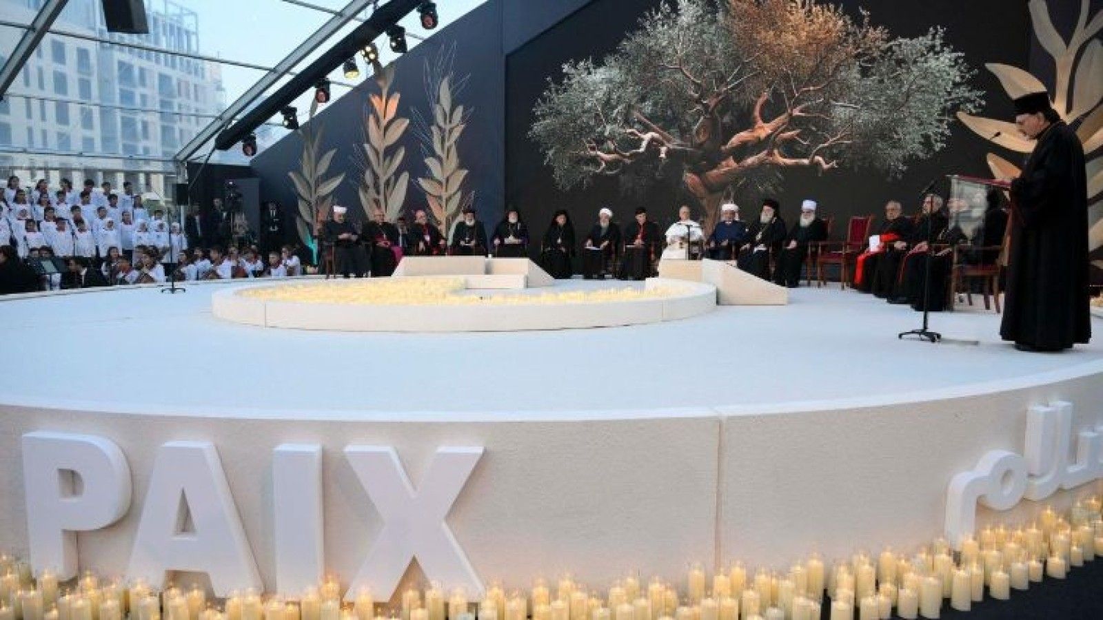 El papa participa en un encuentro interreligioso en Beirut