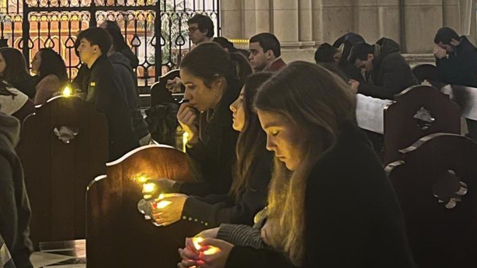 Los jóvenes de Madrid participan en el evento Velad y Orad