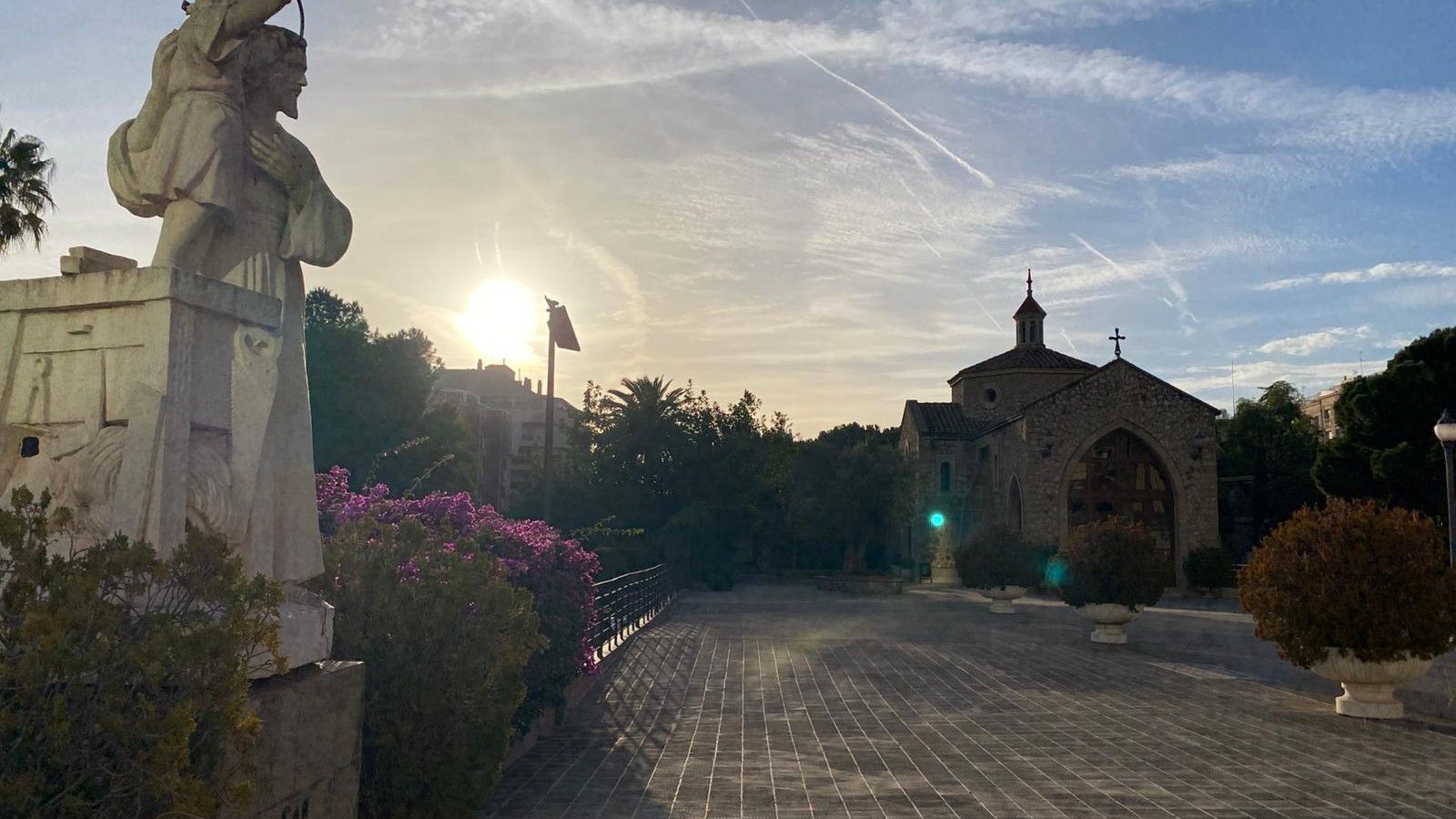 Las Madres de los Desamparados acogen a sesenta menores en sus hogares