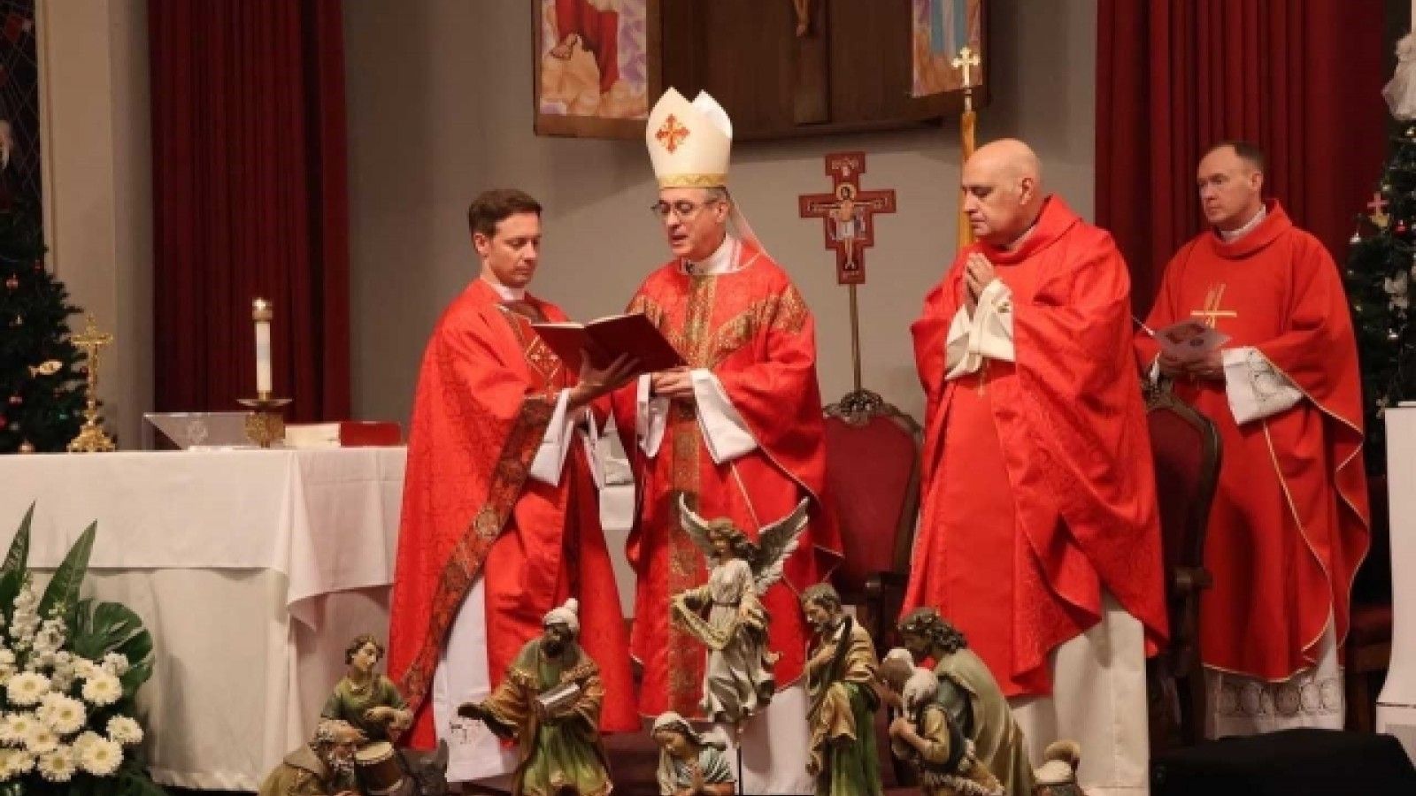 El arzobispo Aznárez visita y bendice al contingente español en Turquía