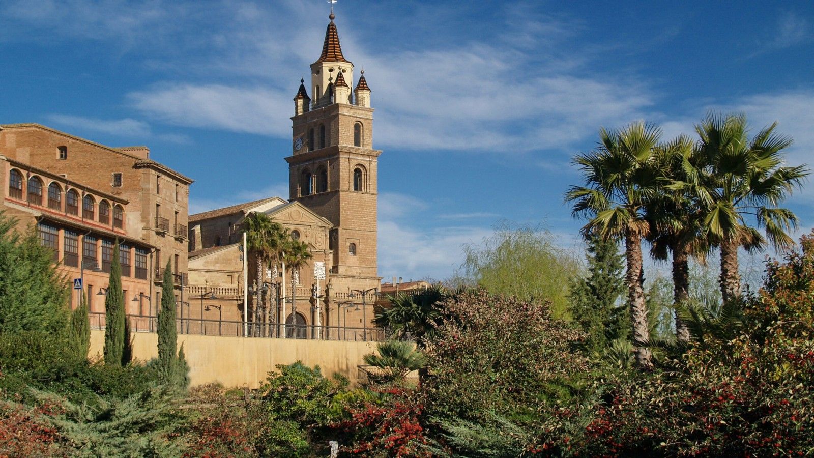 El obispo Santos Montoya presidirá la Misa del Gallo en Logroño