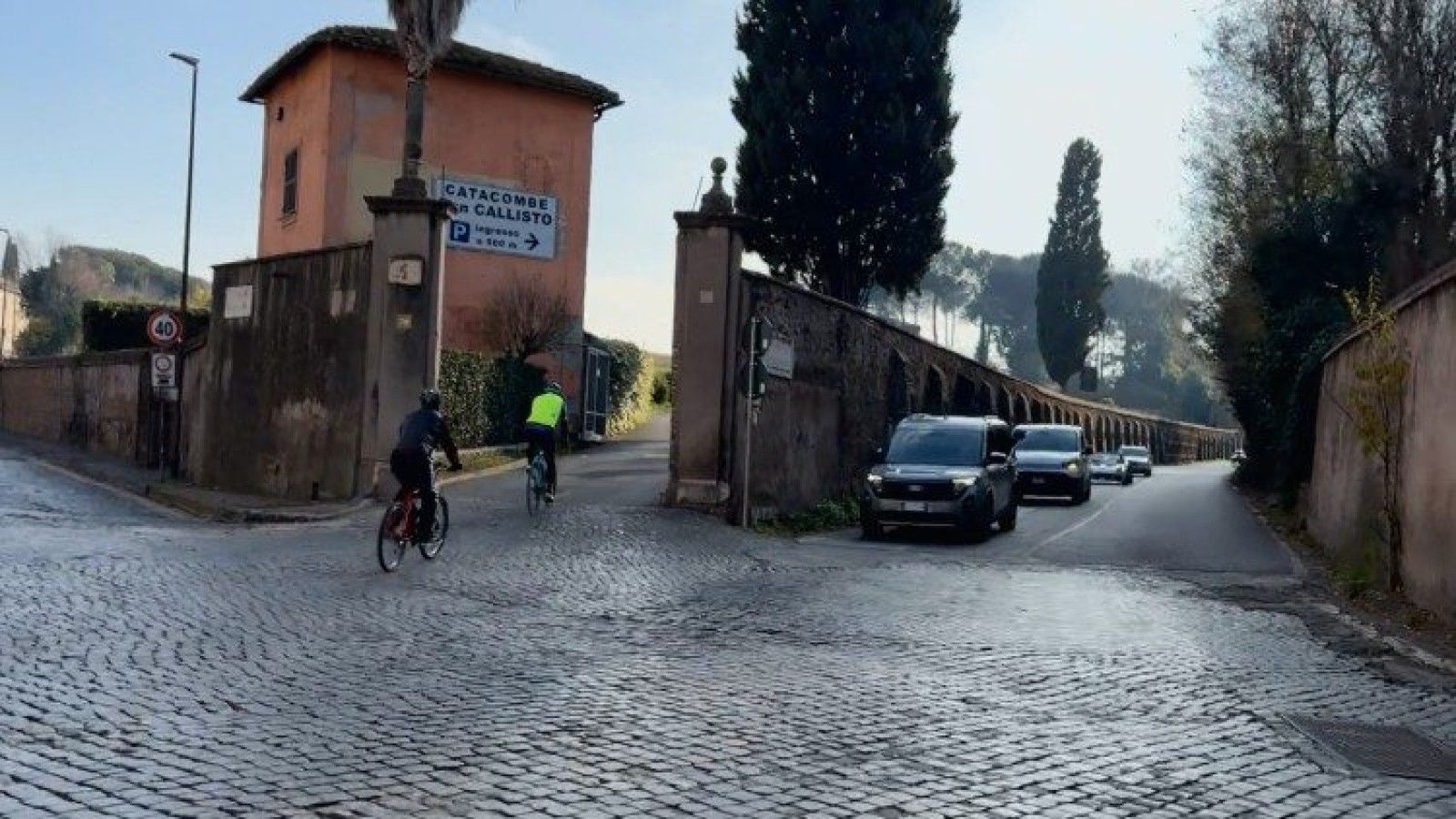 El peregrinaje en bicicleta por Roma revive el legado de san Felipe Neri