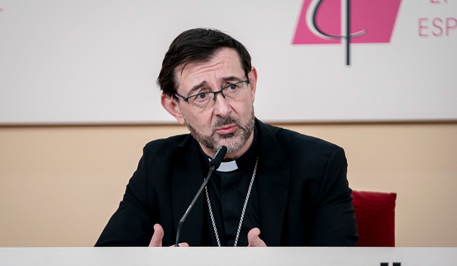 José Cobo amenaza con denunciar a los medios por “calumnias y ataques al honor”