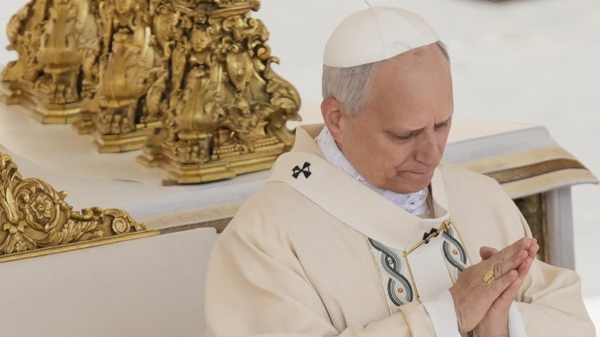 Vaticano cuestiona bombardeo en Gaza y destaca veneración de imágenes sagradas