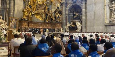 el-cardenal-tagle-preside-misa-del-jubileo-universitario-en-san-pedro