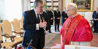 el-papa-leon-xiv-y-el-presidente-de-guatemala-fortalecen-relaciones-bilaterales