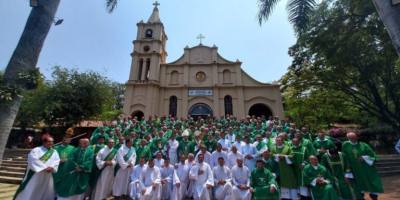 el-cardenal-adalberto-martinez-exhorta-a-diaconos-paraguayos-a-renovar-su-vocacion