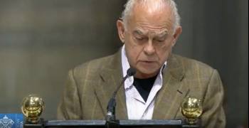 del-atril-al-atraco-lector-de-la-palabra-agresor-de-periodistas