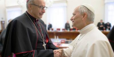el-obispo-satue-se-une-a-la-devocion-malaguena-en-su-primera-misa-solemne