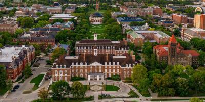la-fe-catolica-transforma-el-campus-de-la-universidad-de-illinois-con-adoracion-eucaristica