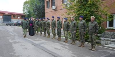 el-arzobispo-aznarez-cobo-confirma-a-trece-militares-en-colmenar-viejo