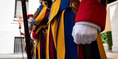 la-guardia-suiza-investiga-incidente-con-elementos-antisemitas-en-el-vaticano