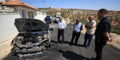 el-parroco-bashar-fawadleh-denuncia-ataques-de-colonos-en-taybeh