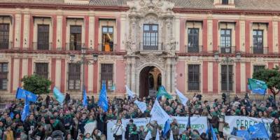 mas-de-150-matrimonios-peregrinan-a-la-catedral-de-sevilla