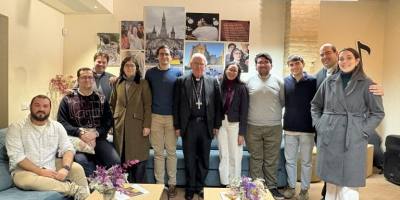 el-arzobispo-de-sevilla-preside-un-encuentro-con-jovenes-en-santa-clara