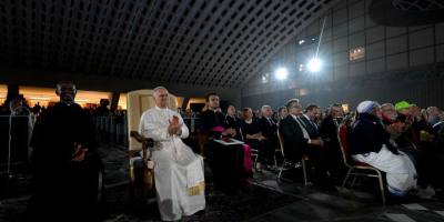 el-papa-leon-xiv-asiste-al-vi-concierto-con-los-pobres-en-el-aula-pablo-vi