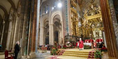 el-arzobispo-prieto-preside-la-traslacion-del-apostol-en-compostela