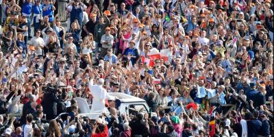 el-papa-leon-xiv-reune-a-200-mil-fieles-en-la-plaza-de-san-pedro