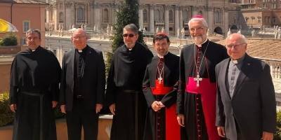 el-padre-angel-camino-participa-en-la-misa-de-inicio-del-pontificado-del-papa-leon-xiv-en-la-plaza-de-san-pedro