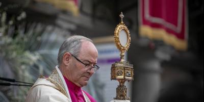 el-arzobispo-cerro-chaves-preside-el-corpus-christi-en-toledo