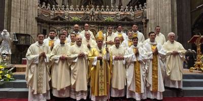 nueve-nuevos-sacerdotes-son-ordenados-en-la-catedral-de-sevilla
