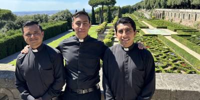 el-papa-leon-xiv-recibe-a-artistas-mexicanos-en-castel-gandolfo