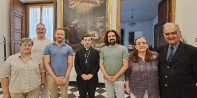 el-cardenal-cobo-recibe-a-los-representantes-de-un-grupo-cristiano-lgtb-que-rechazan-la-doctrina-de-la-iglesia