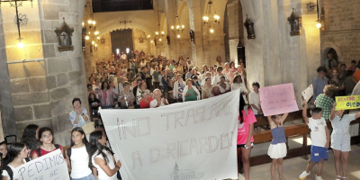 la-presion-de-los-feligreses-doblega-al-obispo-de-palencia-y-frena-el-traslado-del-parroco-de-carrion