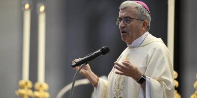 monsenor-arguello-anima-a-jovenes-a-expresar-su-fe-en-publico-en-roma