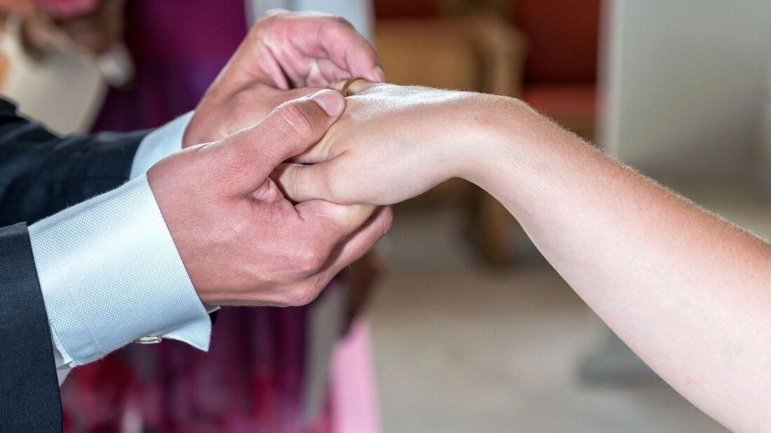 Condenada una diputada cristiana en Finlandia por un folleto sobre el matrimonio